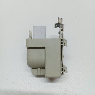 Elementy elektryczne do pralek r Filtr przeciwzakłóceniowy pralki Whirlpool 481010503697 C00314577