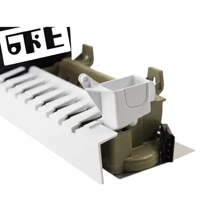 Półki na plastikowe i druciane r Kostkarka do lodu do lodówki Whirlpool / Indesit / Ariston / Hotpoint 481269028046 C00311718
