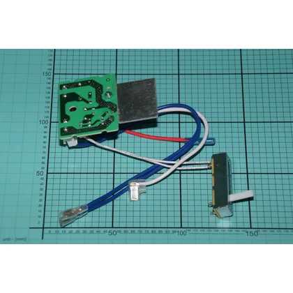 Yugo VM 1043 Płytka sterowania do odkurzacza Amica 1047660