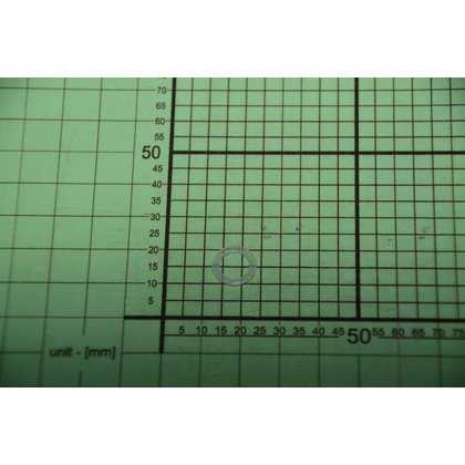 Element dystansowy