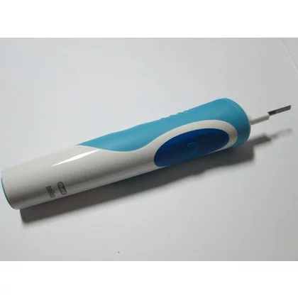 Napęd do szczoteczki elektrycznej Braun Oral-B Vitality D12 84855537