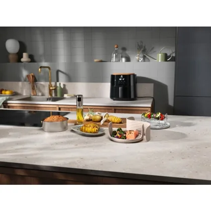 Zestaw akcesoriów do frytkownicy beztłuszczowej Electrolux / AEG 6 elementów 16,5 cm