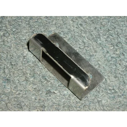 Uchwyt łącznika krańcowego do okapu Amica 1007028