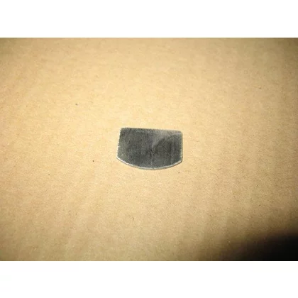 Blaszka magnesu szuflady do piekarnika parowego Amica 8048019