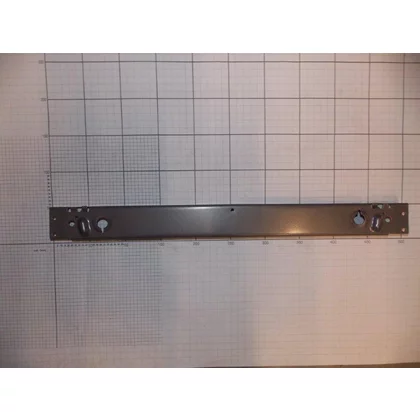 Elementy obudowy Łącznik dolny przedni do kuchni wolnostojącej Amica MIX E502.A 9036629
