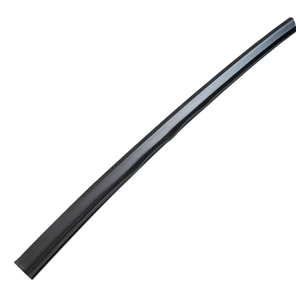 Uszczelka dolna drzwi do zmywarki Whirlpool / Indesit / Ariston / Hotpoint 480140101066 C00316690