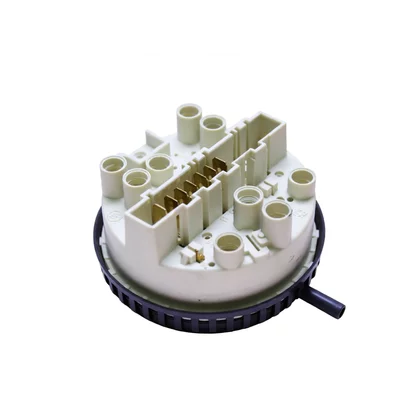Elementy elektryczne do pralek r Hydrostat do pralki Ariston / Indesit / Hotpoint / Whirlpool 2+1 zakres C00057527