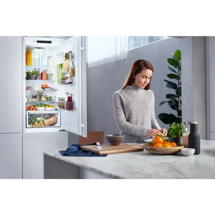 Rozsuwalna półka z tacką do chłodziarki Electrolux E6RHES31 9029798932