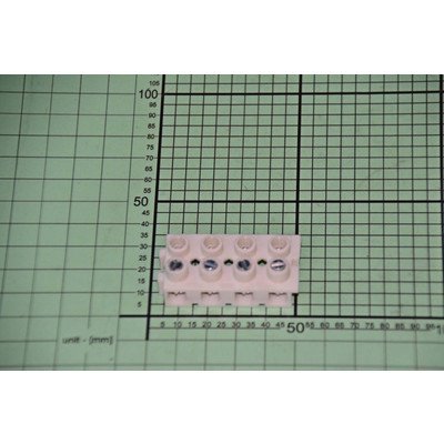 Gniazdo 4 polowe do płyty Amica białe (8014424)