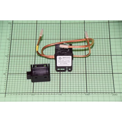 Zawór elektromagnetyczny bistabilny do chłodziarko-zamrażarki Amica 1040727