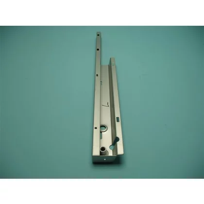 Płoza lewa M60 alu do lodówki Amica 8020255
